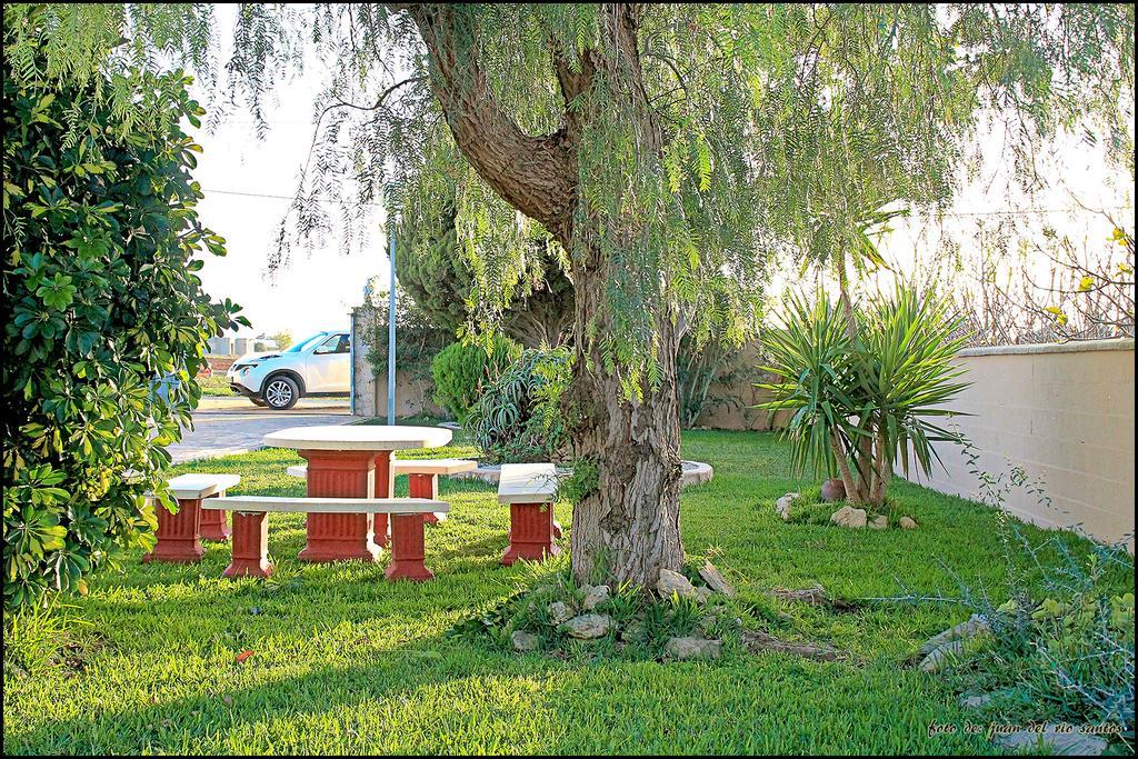 Вілла Mi Oasis Коніль-де-ла-Фронтера Екстер'єр фото