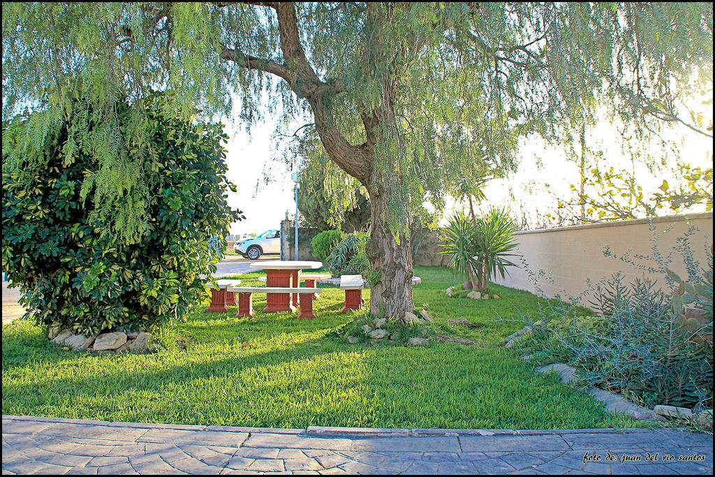 Вілла Mi Oasis Коніль-де-ла-Фронтера Екстер'єр фото